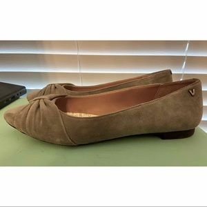 Vionic Gramercy Grey Suede Bow Closed Toe Logo Slip In Ballet Flat In Charcoal